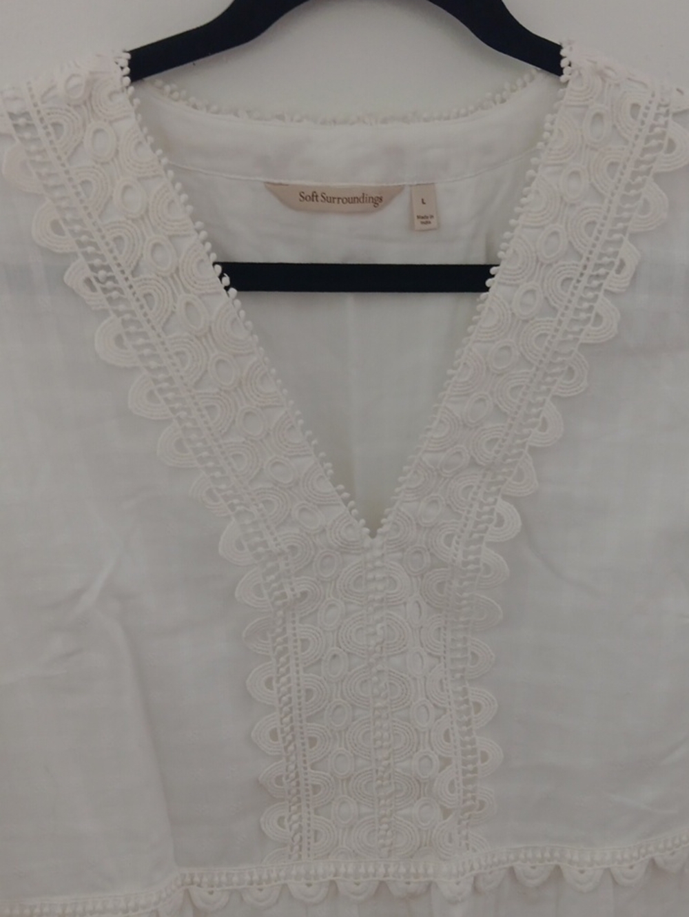 Soft Surroundings White Embroidered V-Neck  Scallop Detail Peplum Top #3881